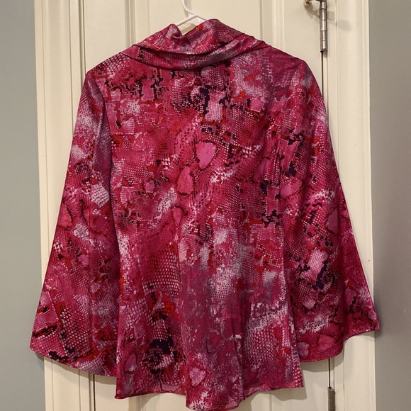 Fabulous Fuchsia Snake! Natori 100% Silk Cowl Top - Picture 8 of 9